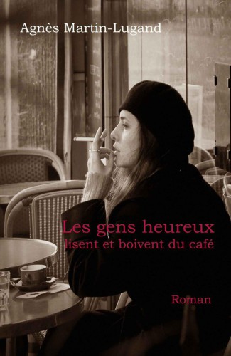 1-Les gens heureux lisent et boivent du café